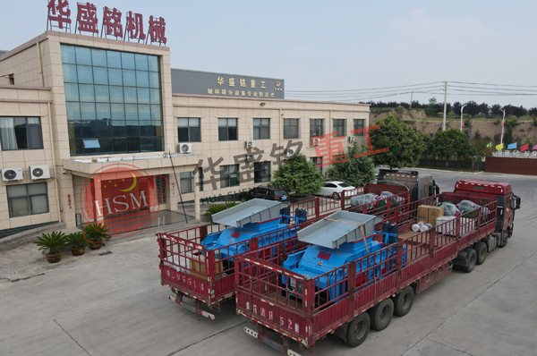 對輥破碎機(jī)廠家 廣西老客戶購置兩臺(tái)對輥破碎機(jī)